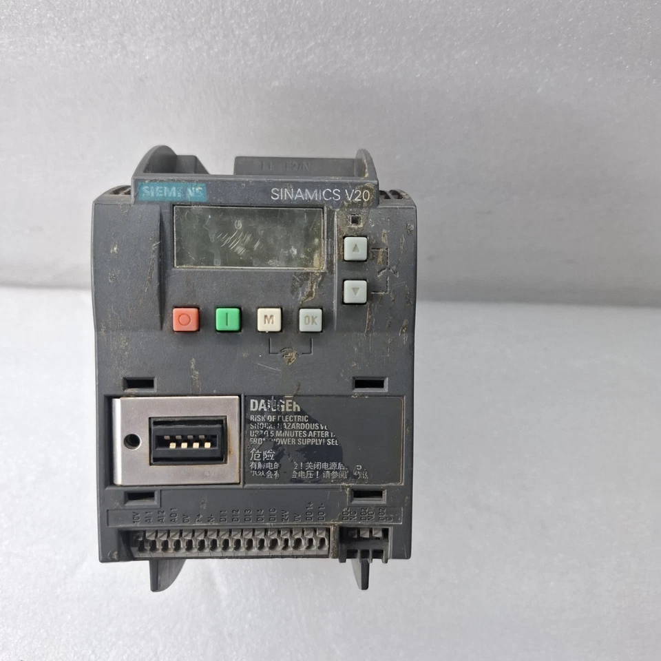 SIEMENS 6SL3210-5BB17-5UV0 SINAMICS V20 0.75HP FOR PARTS
